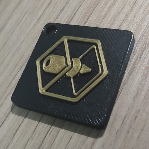 byw1i8jZ Polytag – Le porte-clés badge NFC