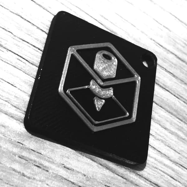 t81WhEKM Polytag – Le porte-clés badge NFC